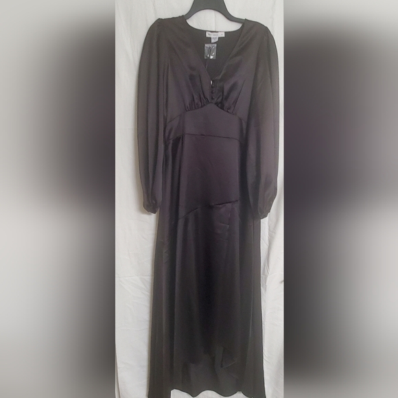 Spring + Mercer Long Satin Dress - Picture 5 of 7